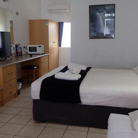 Paraway Motel Katherine Esterno foto