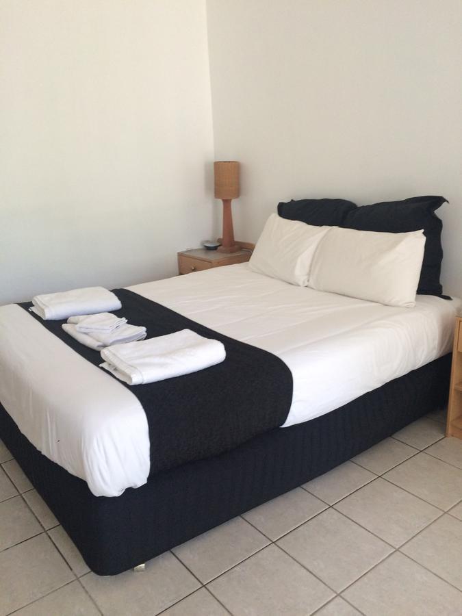 Paraway Motel Katherine Esterno foto