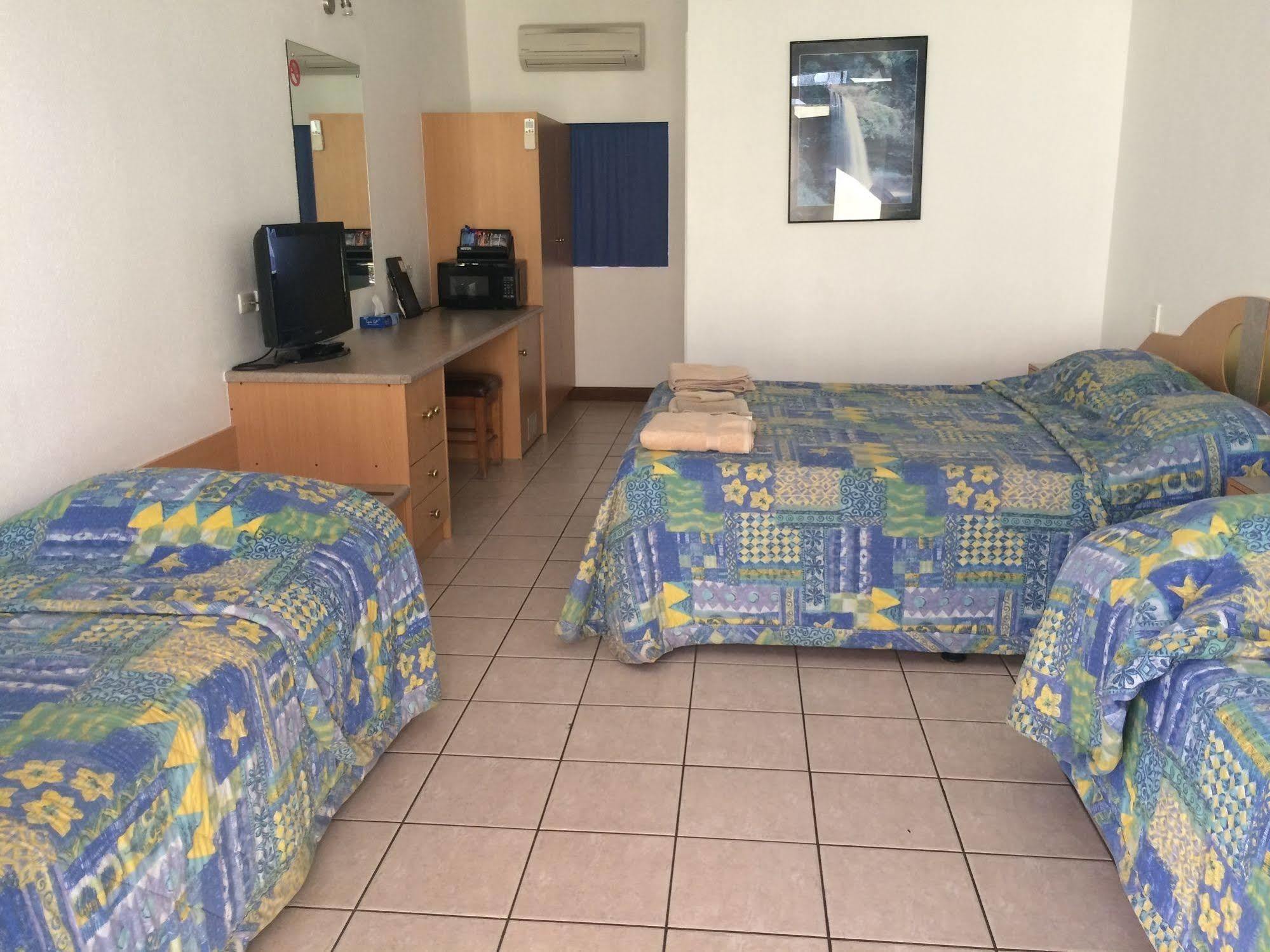 Paraway Motel Katherine Esterno foto