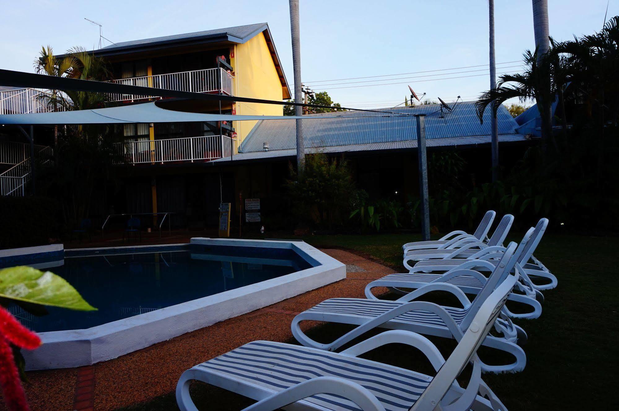 Paraway Motel Katherine Esterno foto