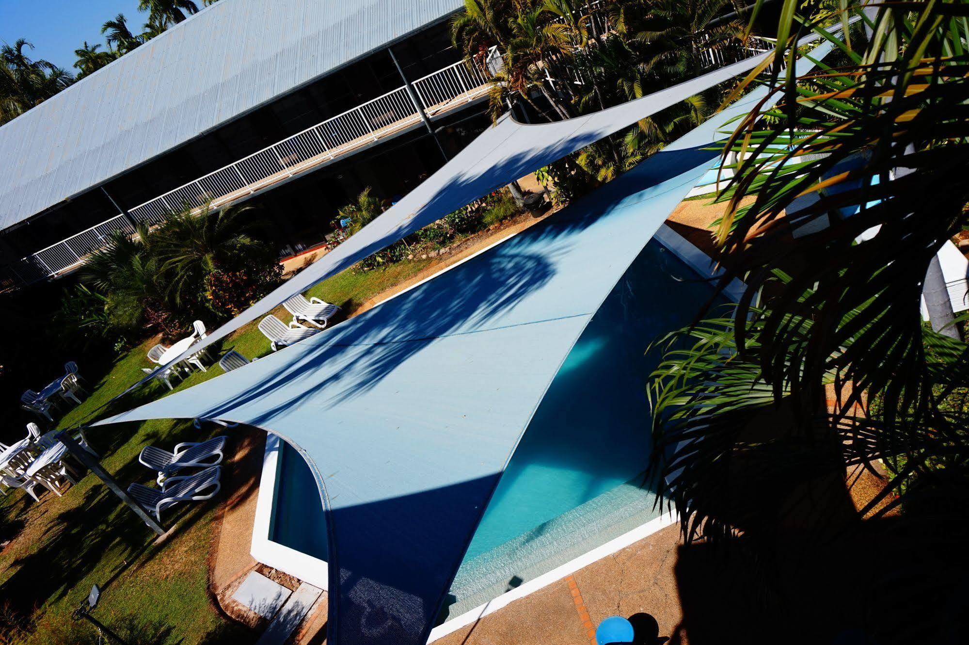 Paraway Motel Katherine Esterno foto