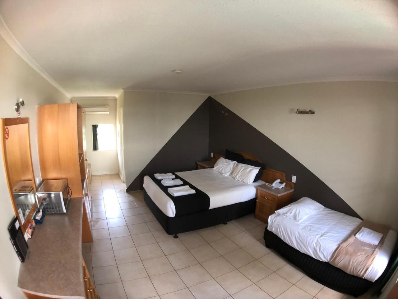 Paraway Motel Katherine Esterno foto